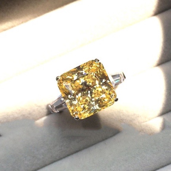 Stunning Yellow Rhinestone Square Adjustable Ring - Picture 4 of 6